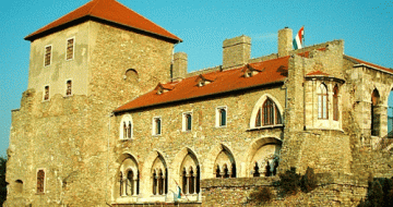 Burg Tata(c) Ungarisches Tourismusamt500x300