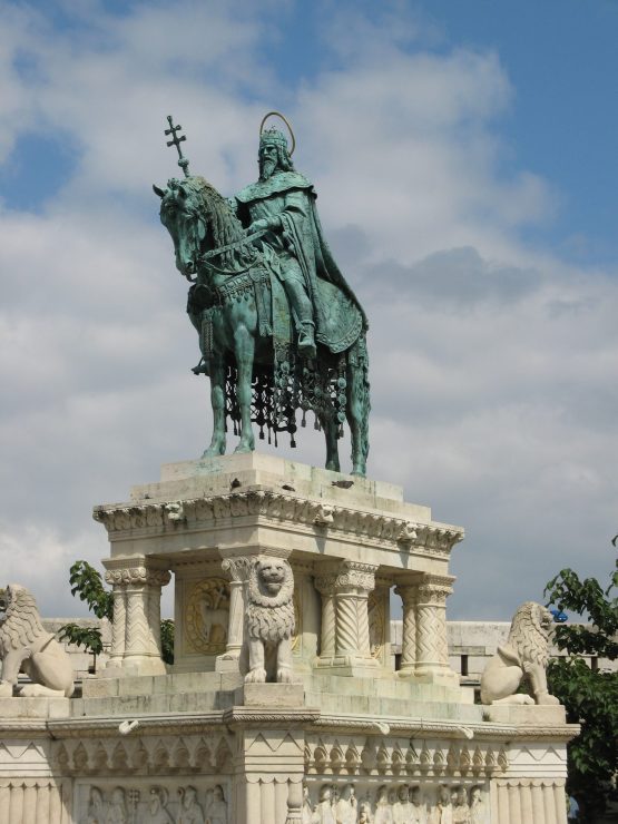 Equestrian statue of King Stephen I in Budapest ©wikicommoins - Filip Maljković from Pancevo, Serbia CC BY-SA 2.0